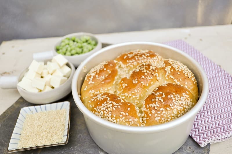 Paneer & Peas Stuffed Honeycomb Buns