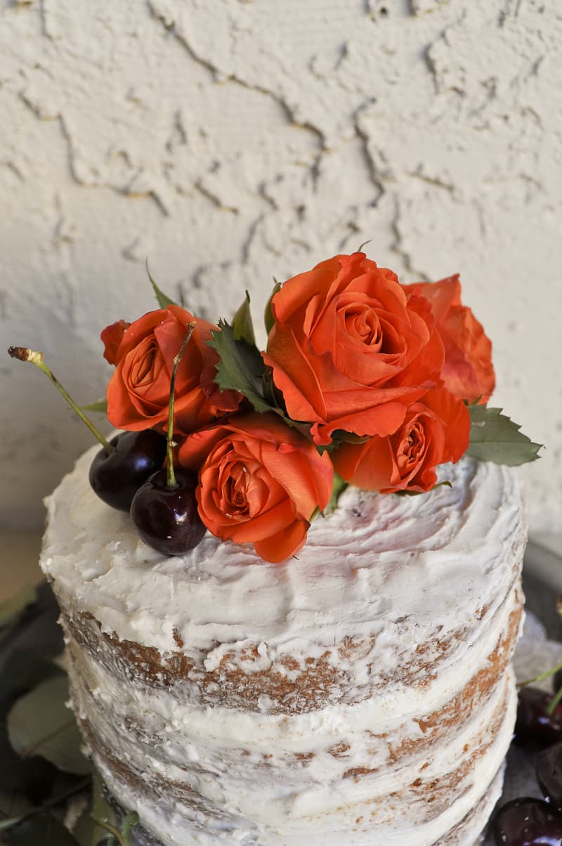 Vanilla Naked Cake 