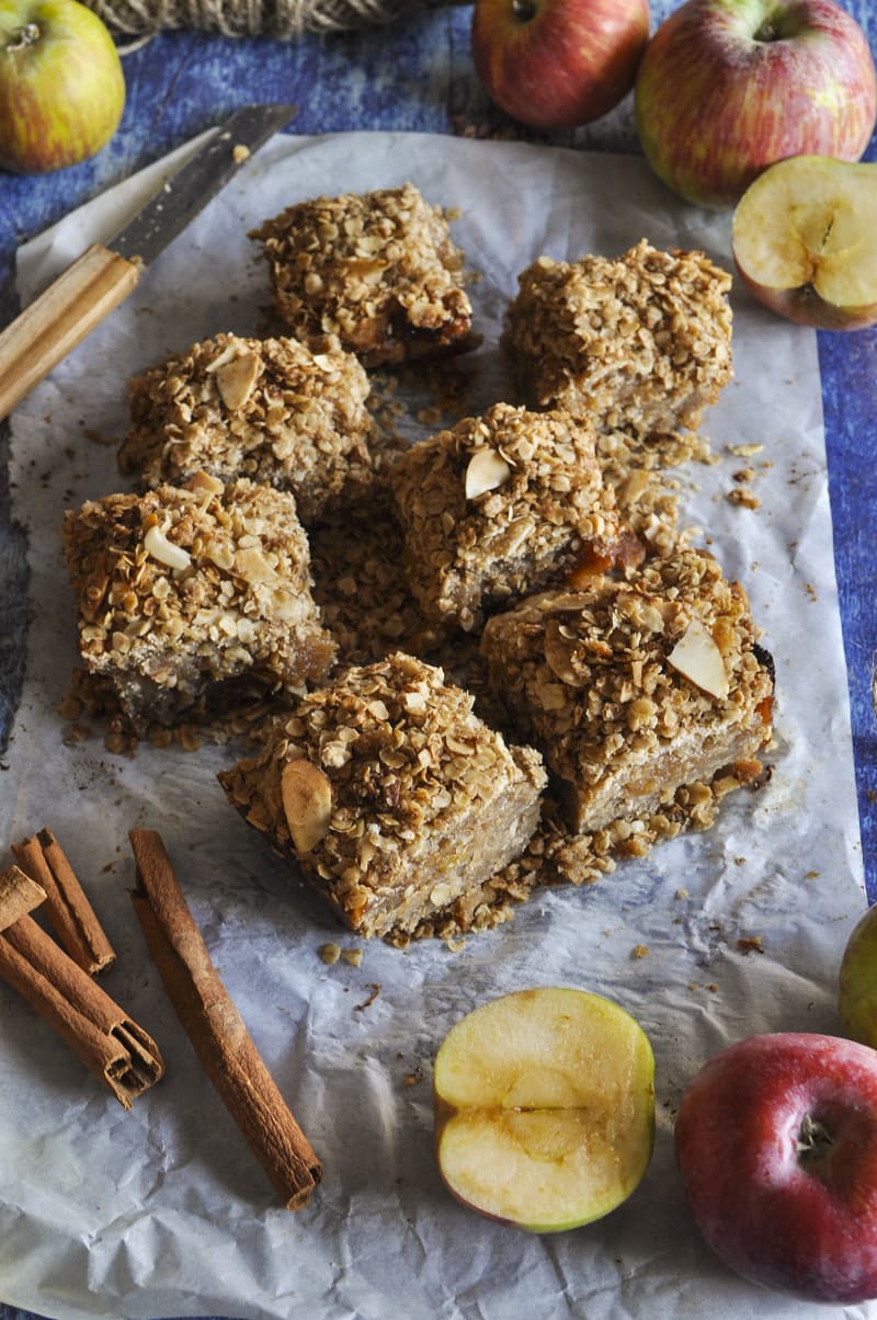 Oats & Apple Pie Bread with Streusel Topping